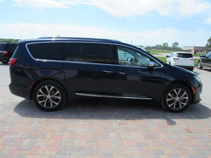 Chrysler Pacifica  2017