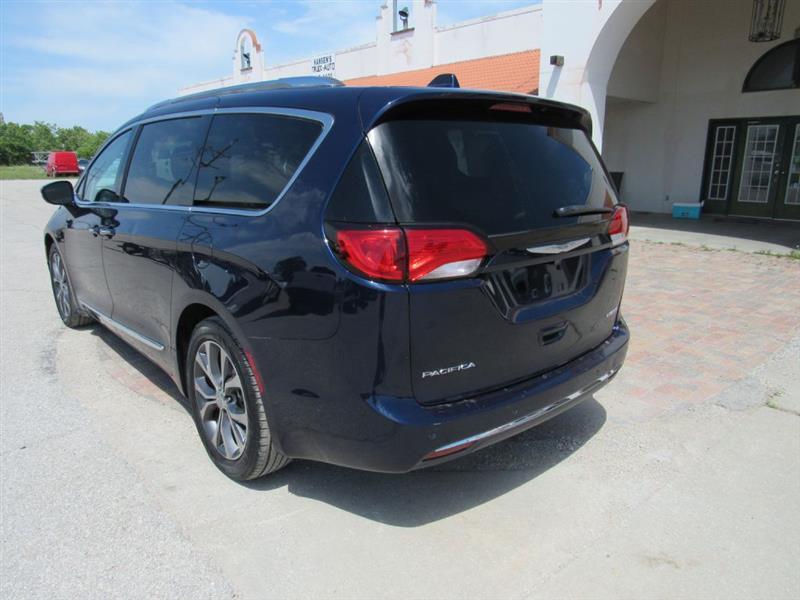 Chrysler Pacifica  2017