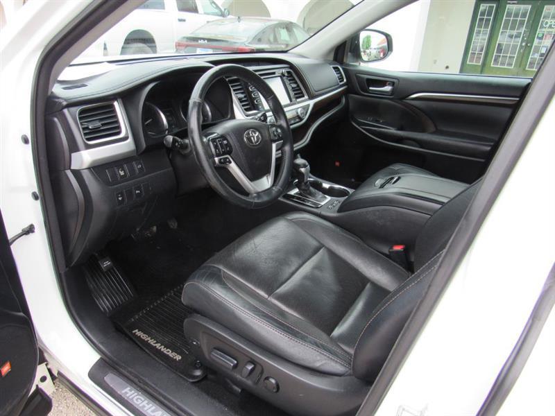 Toyota Highlander Limited AWD V6 2016