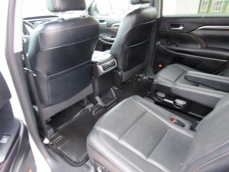 Toyota Highlander Limited AWD V6 2016