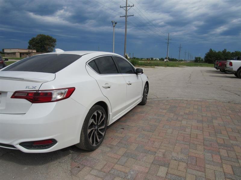 Acura ILX 8-Spd AT w/ Technology Plus Package 2016