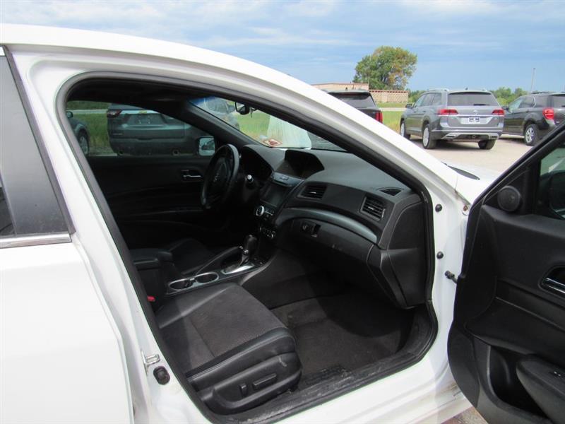 Acura ILX 8-Spd AT w/ Technology Plus Package 2016