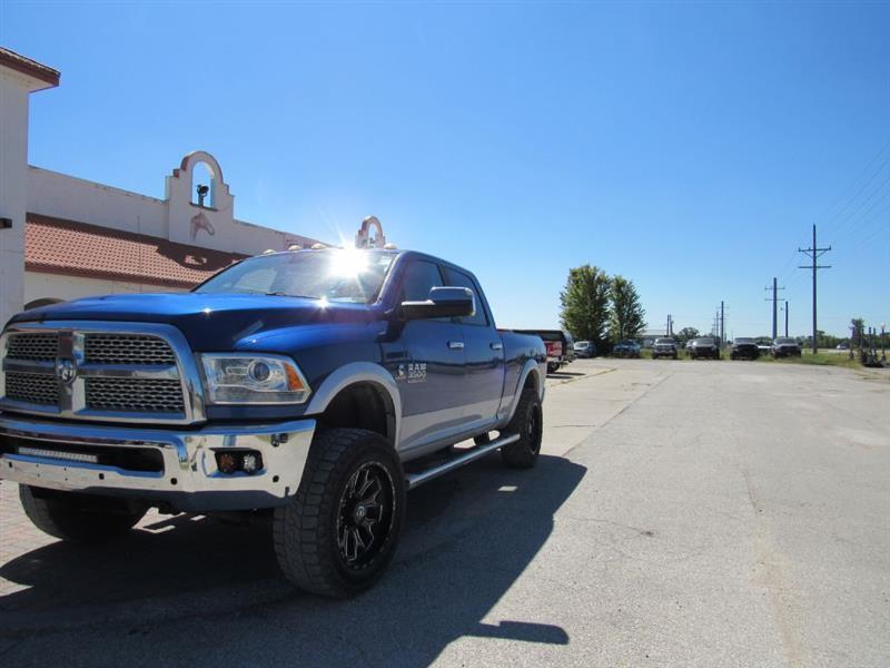 RAM 3500 Laramie Crew Cab SWB 4WD 2016