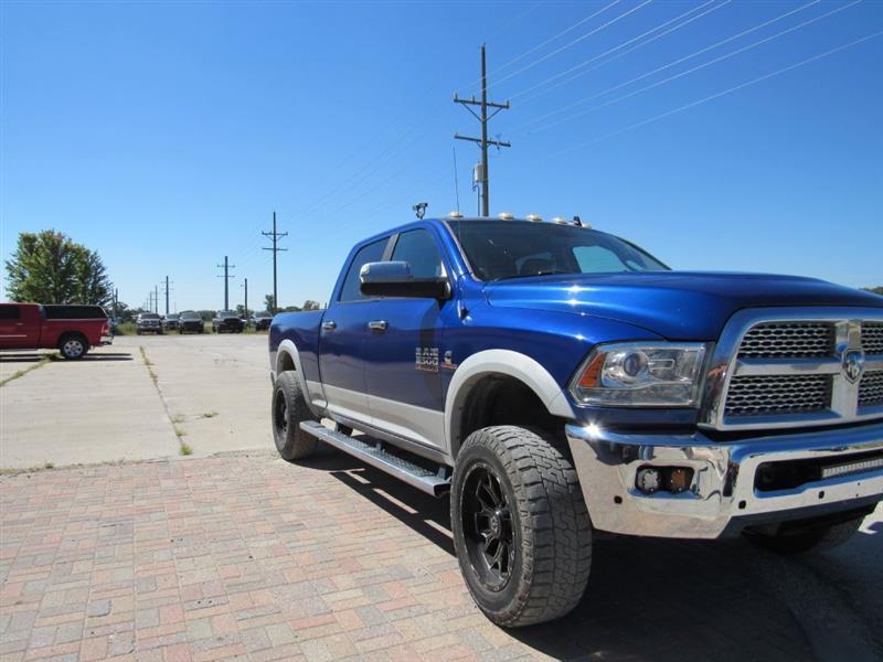 RAM 3500 Laramie Crew Cab SWB 4WD 2016