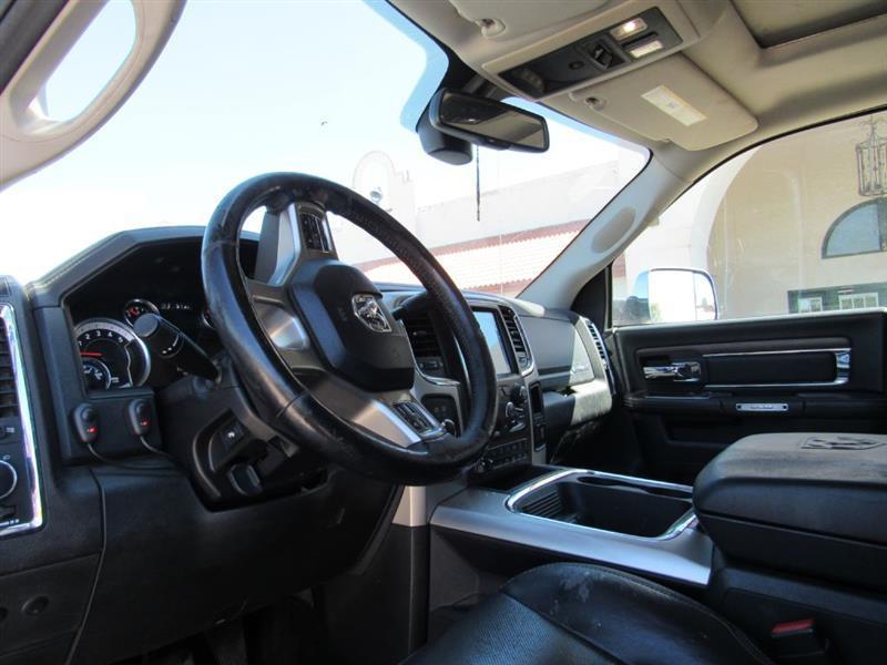RAM 3500 Laramie Crew Cab SWB 4WD 2016