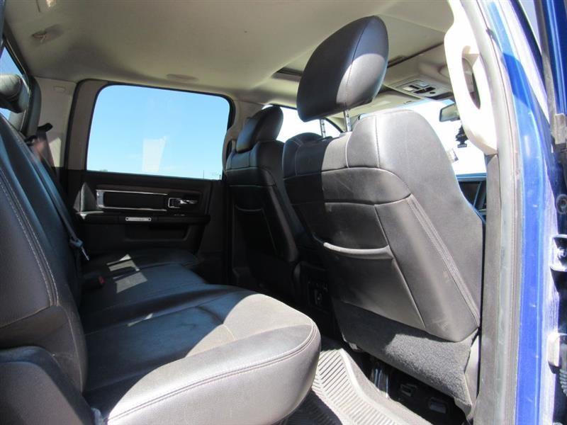 RAM 3500 Laramie Crew Cab SWB 4WD 2016