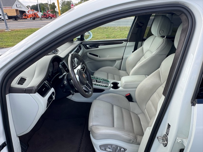 Porsche Macan Turbo 2015 Porsche Macan Turbo 2015