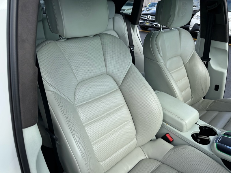 Porsche Macan Turbo 2015 Porsche Macan Turbo 2015