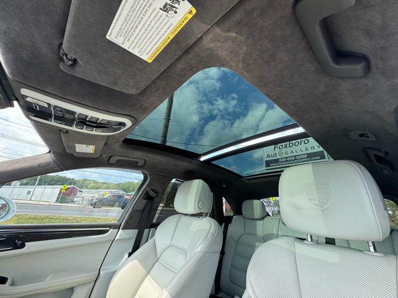 Porsche Macan Turbo 2015 Porsche Macan Turbo 2015