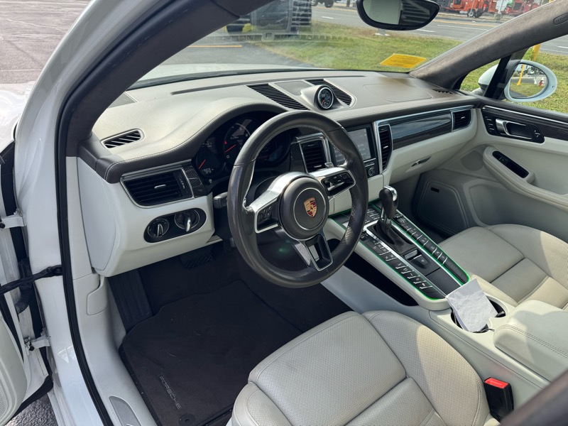 Porsche Macan Turbo 2015 Porsche Macan Turbo 2015