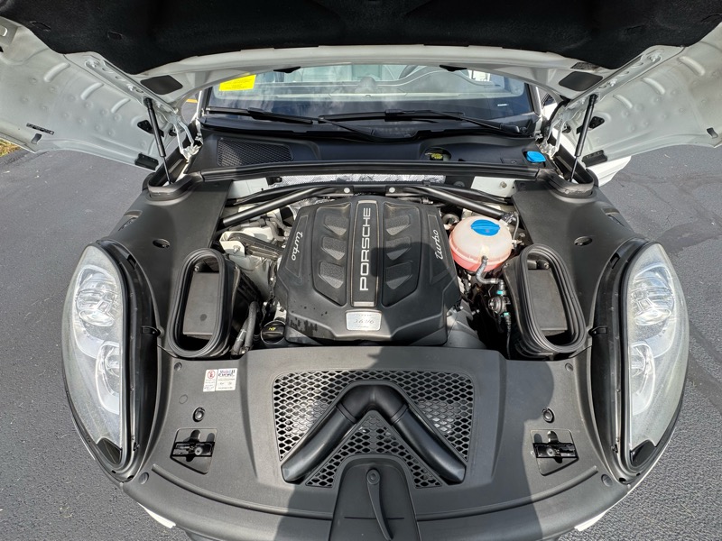 Porsche Macan Turbo 2015 Porsche Macan Turbo 2015