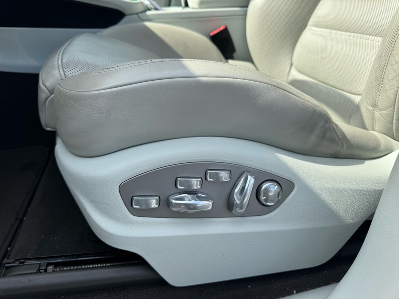 Porsche Macan Turbo 2015 Porsche Macan Turbo 2015