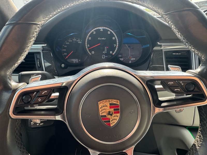 Porsche Macan Turbo 2015 Porsche Macan Turbo 2015