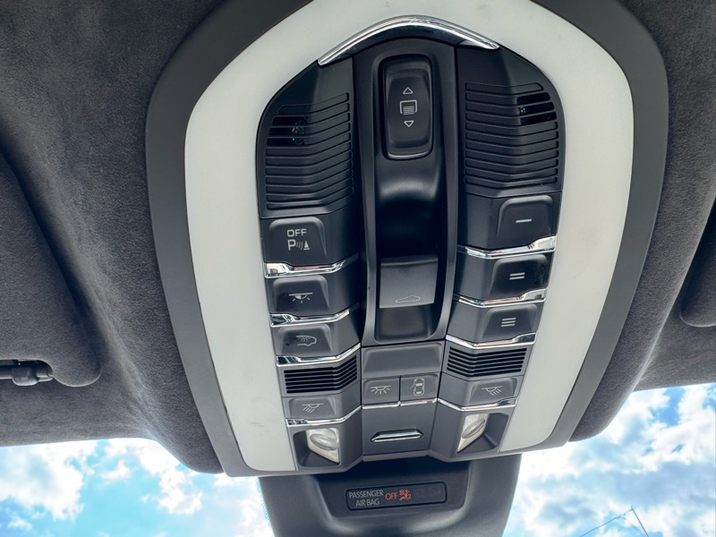 Porsche Macan Turbo 2015 Porsche Macan Turbo 2015