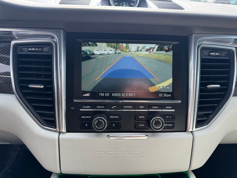 Porsche Macan Turbo 2015 Porsche Macan Turbo 2015