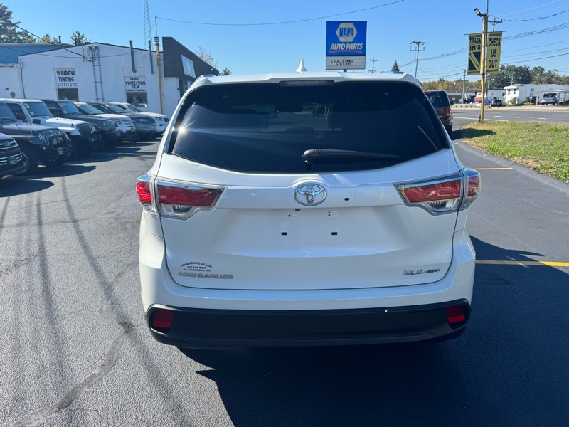 2014 Toyota Highlander XLE photo 2