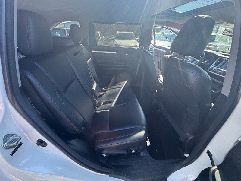 2014 Toyota Highlander XLE photo 10