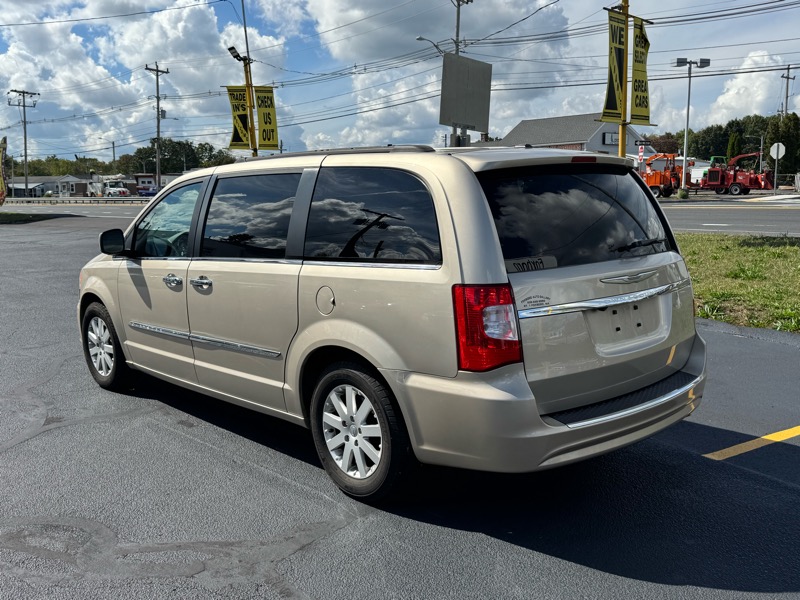 2015 Chrysler Town & Country Touring photo 7