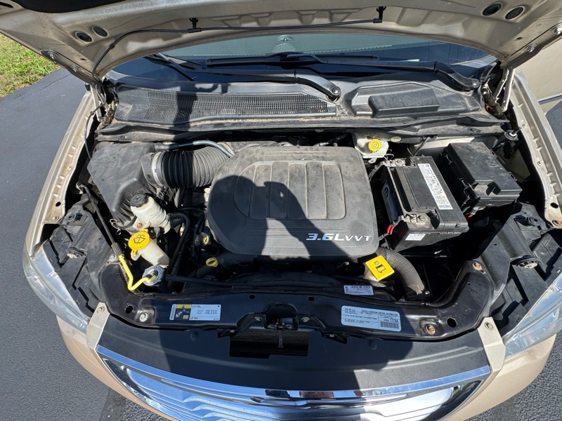 2015 Chrysler Town & Country Touring photo 21