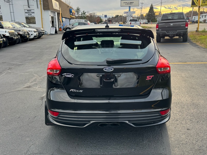 2018 Ford Focus ST photo 4