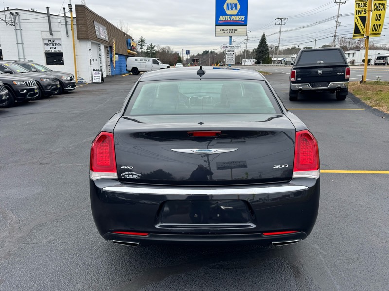 2015 Chrysler 300 Limited photo 2