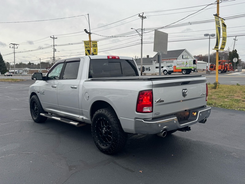 RAM 1500 SLT Crew Cab SWB 4WD 2015