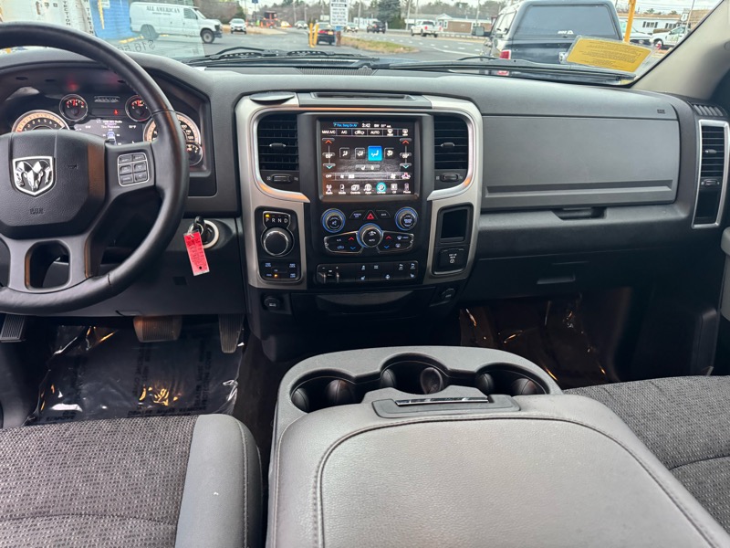 RAM 1500 SLT Crew Cab SWB 4WD 2015