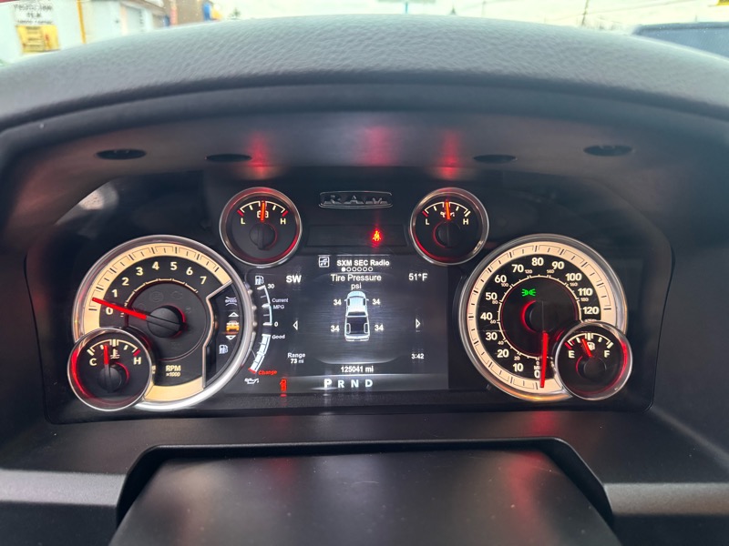 RAM 1500 SLT Crew Cab SWB 4WD 2015