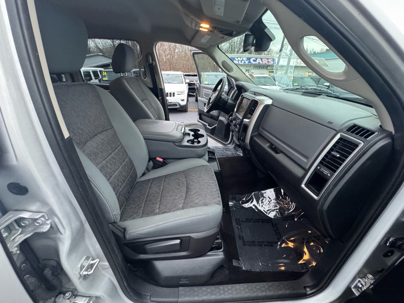 RAM 1500 SLT Crew Cab SWB 4WD 2015