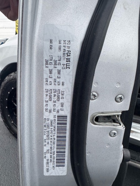 RAM 1500 SLT Crew Cab SWB 4WD 2015