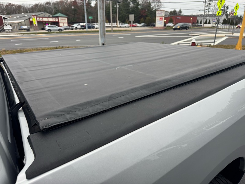 RAM 1500 SLT Crew Cab SWB 4WD 2015