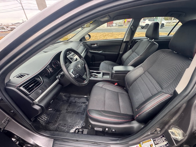 Toyota Camry SE 2015