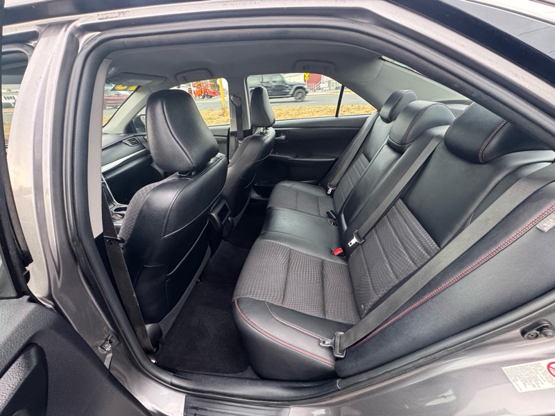 Toyota Camry SE 2015