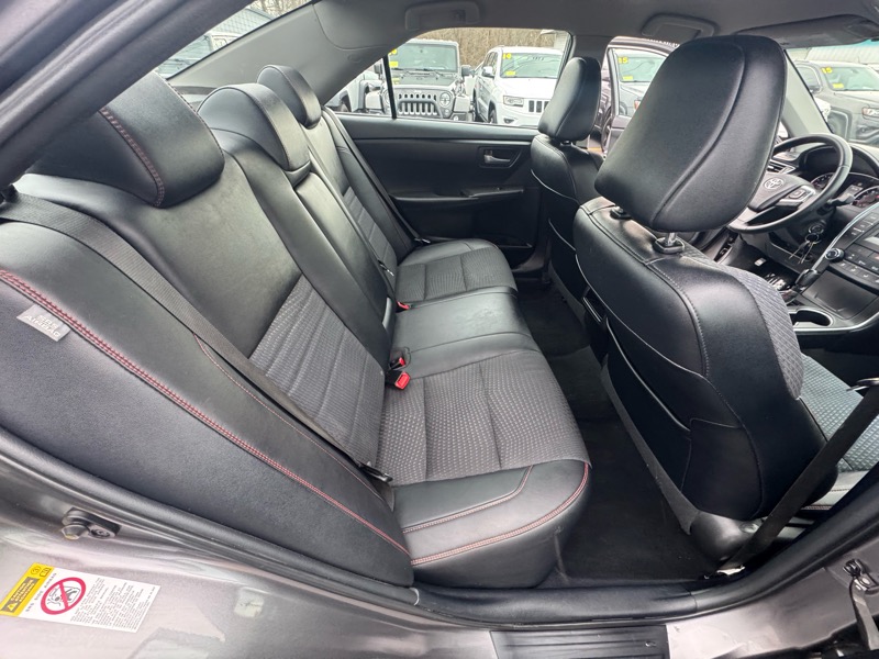 Toyota Camry SE 2015