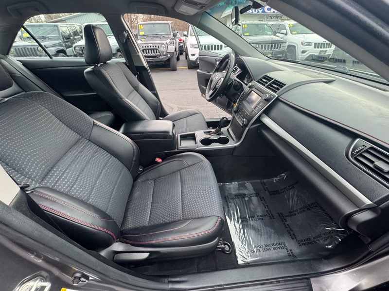 Toyota Camry SE 2015