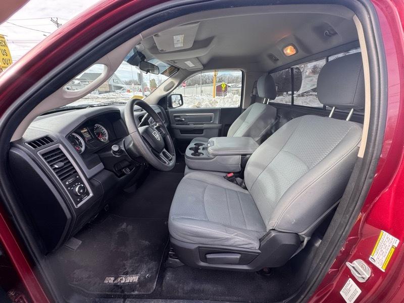 RAM 1500 Express 4x4 Reg Cab 6'4" Box 2014