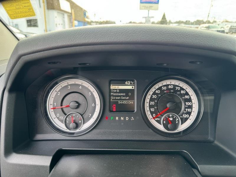 RAM 1500 Express 4x4 Reg Cab 6'4" Box 2014