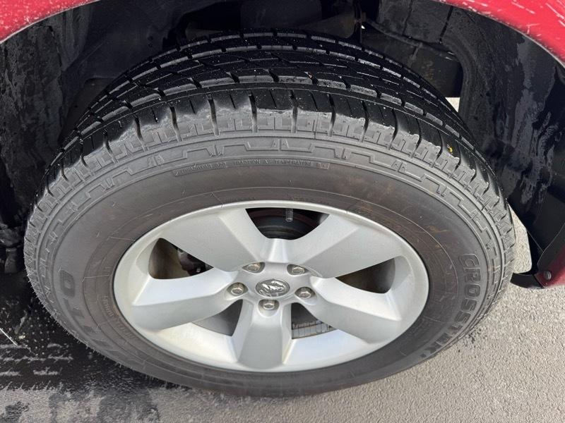 RAM 1500 Express 4x4 Reg Cab 6'4" Box 2014