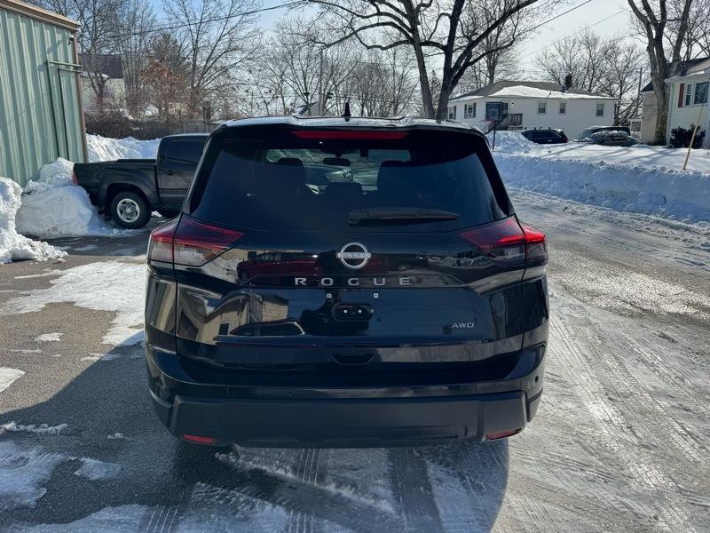 Nissan Rogue SV AWD 2025