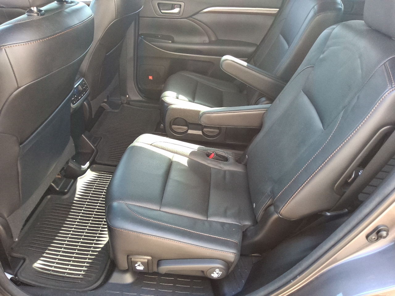 Toyota Highlander AWD 4dr V6 Limited (Natl) 2016