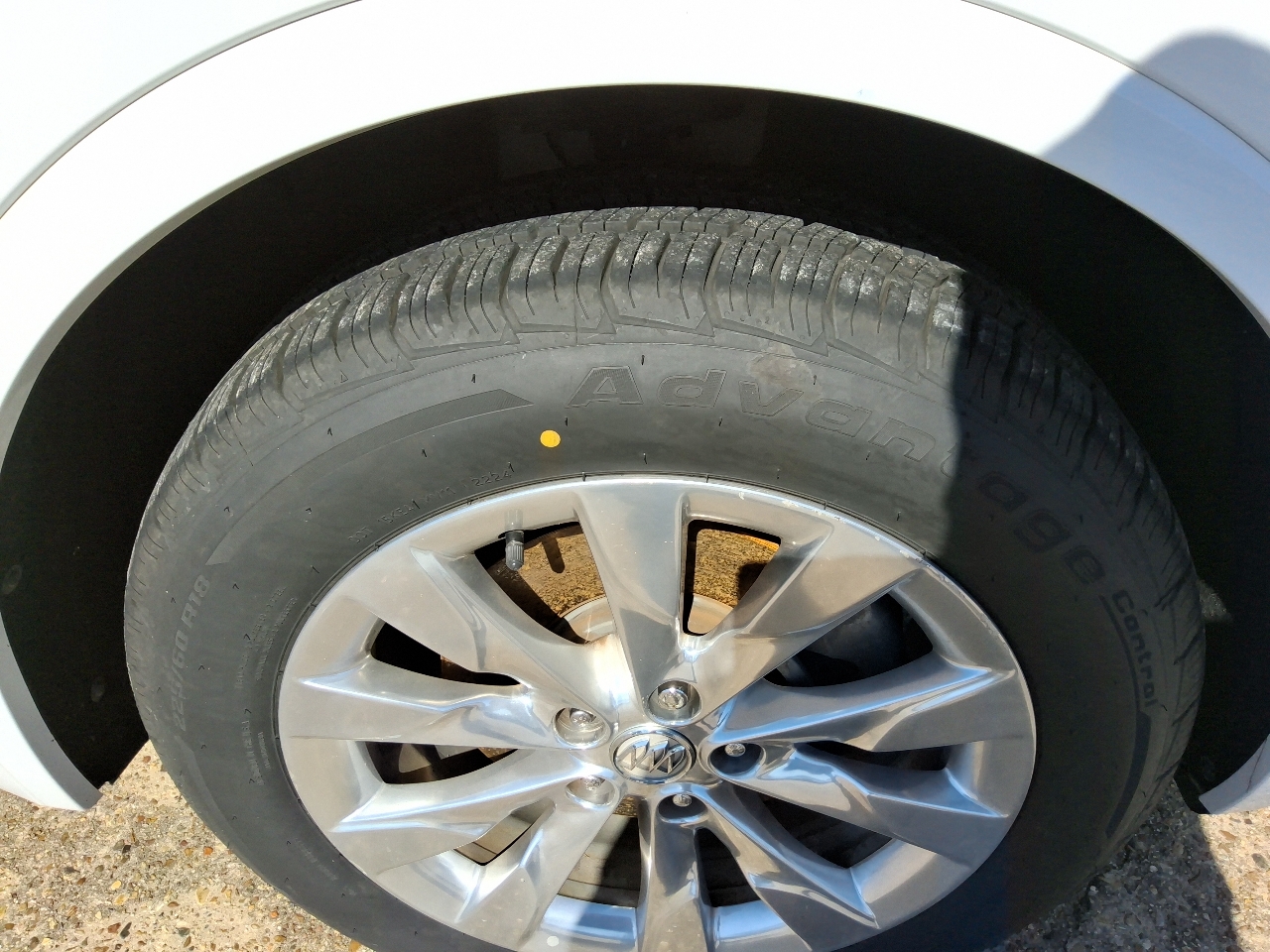 Buick Envision FWD 4dr Essence 2017