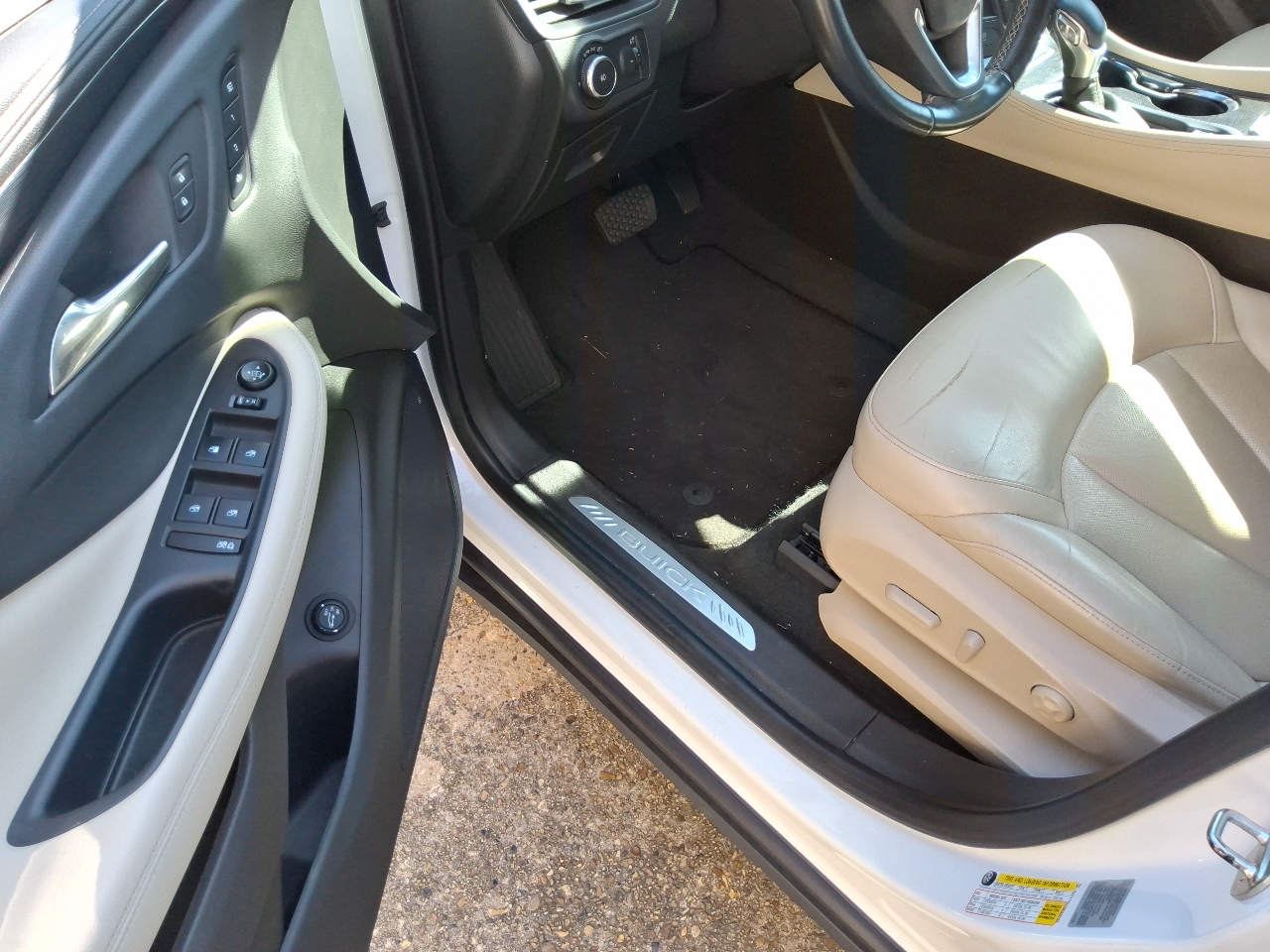 Buick Envision FWD 4dr Essence 2017