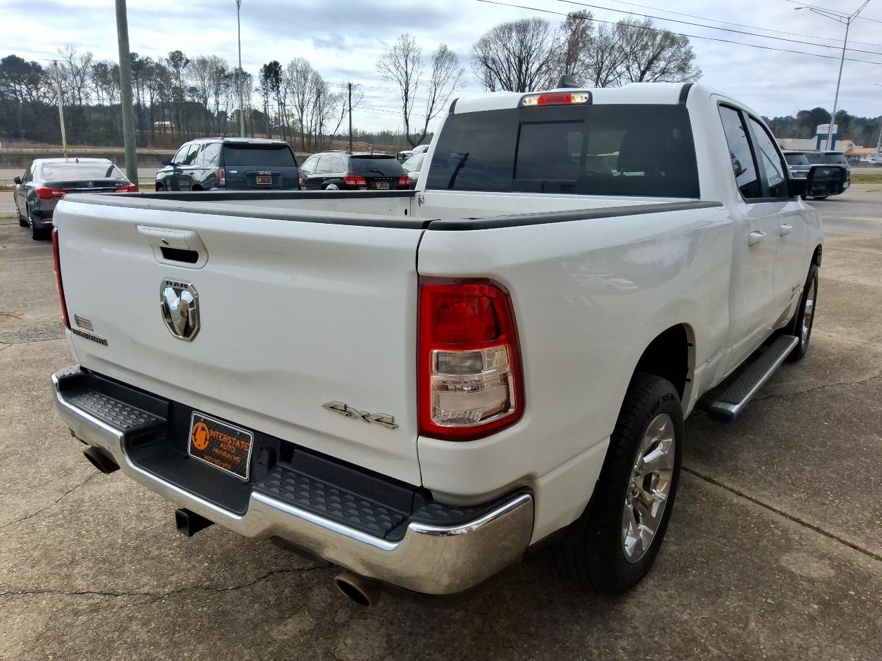 RAM 1500 Big Horn 4x4 Quad Cab 6'4" Box 2022