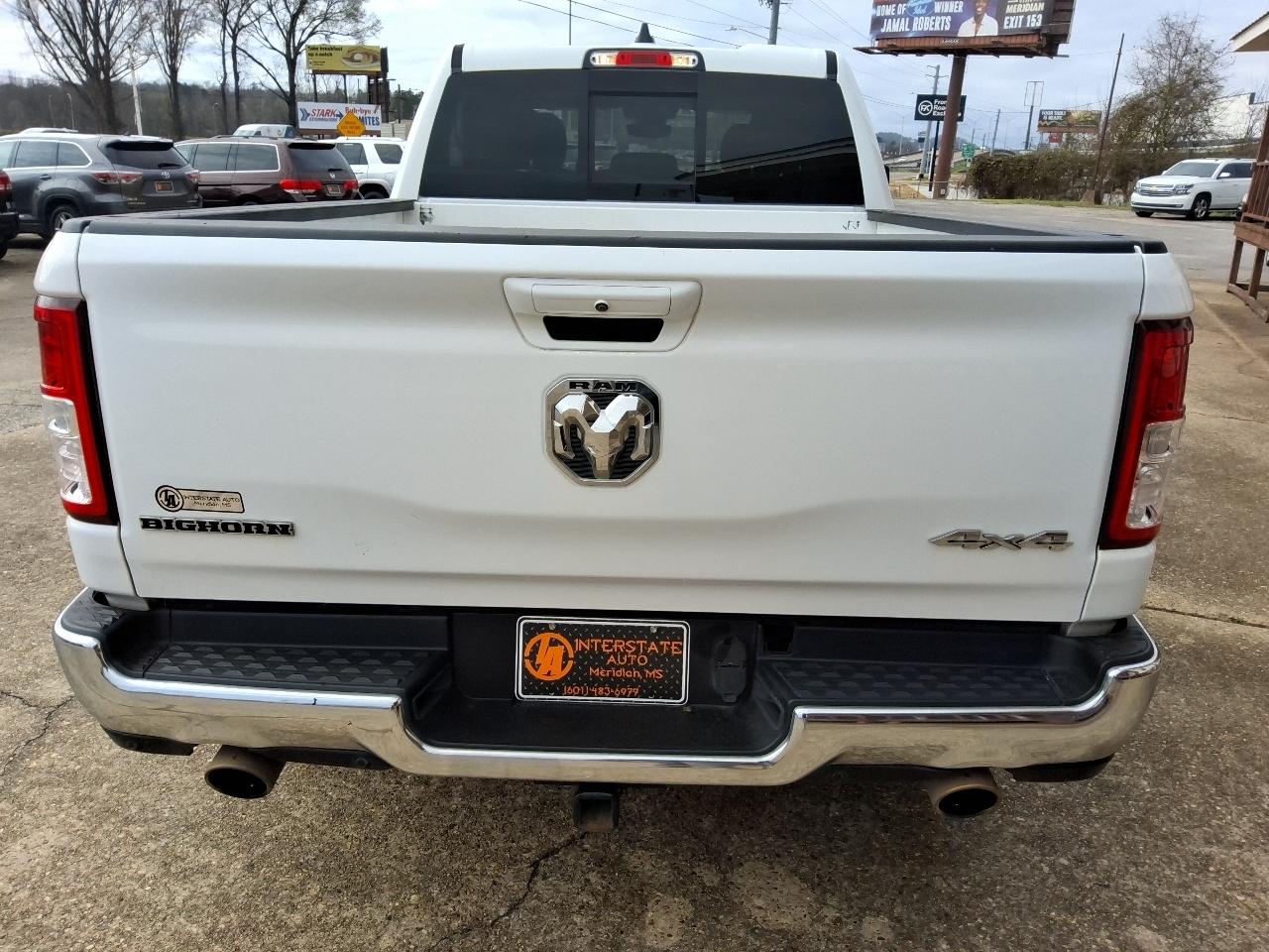 RAM 1500 Big Horn 4x4 Quad Cab 6'4" Box 2022