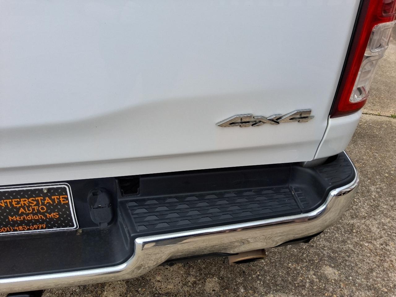 RAM 1500 Big Horn 4x4 Quad Cab 6'4" Box 2022