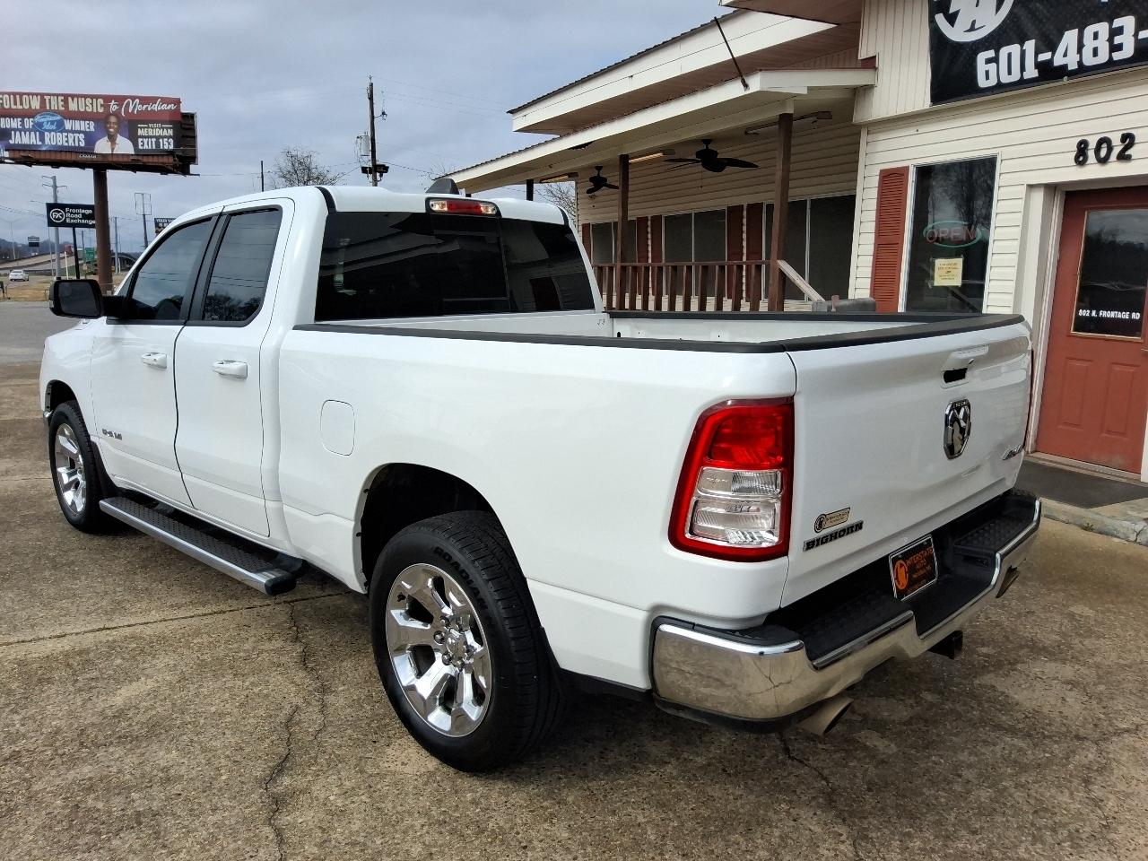 RAM 1500 Big Horn 4x4 Quad Cab 6'4" Box 2022