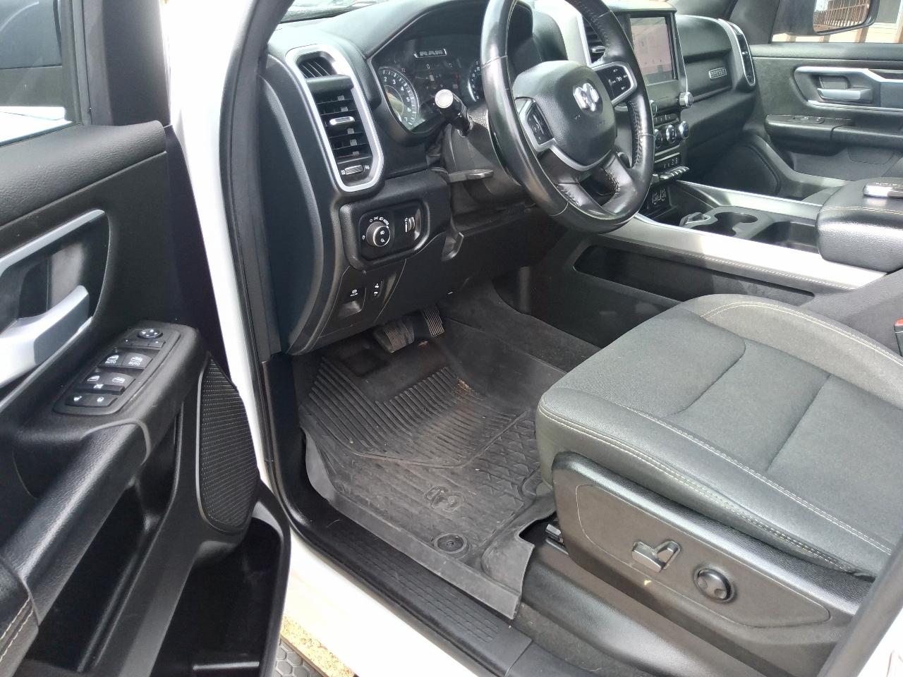 RAM 1500 Big Horn 4x4 Quad Cab 6'4" Box 2022