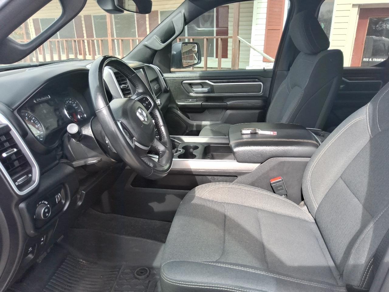 RAM 1500 Big Horn 4x4 Quad Cab 6'4" Box 2022