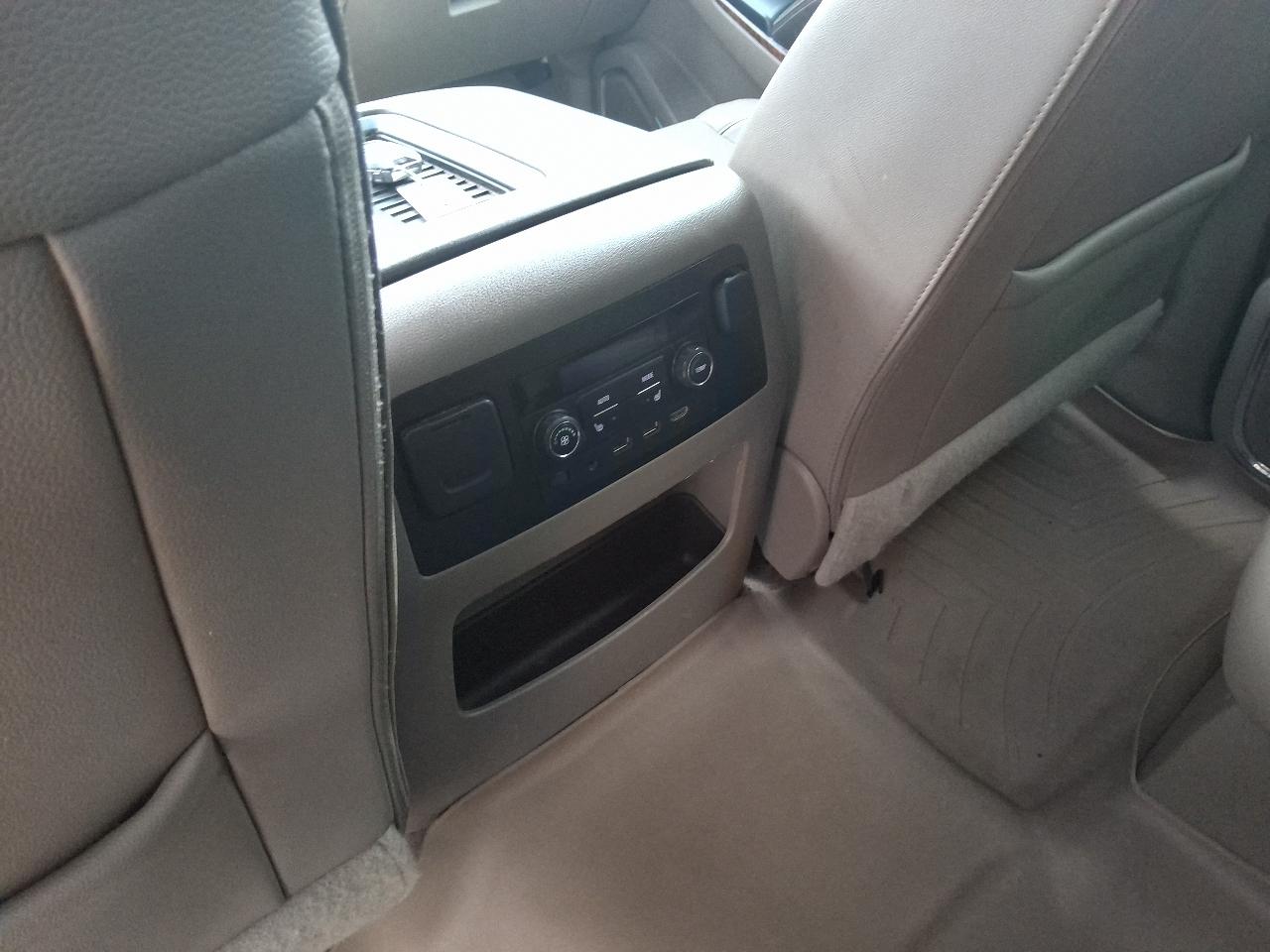Chevrolet Suburban 2WD 4dr Premier 2020