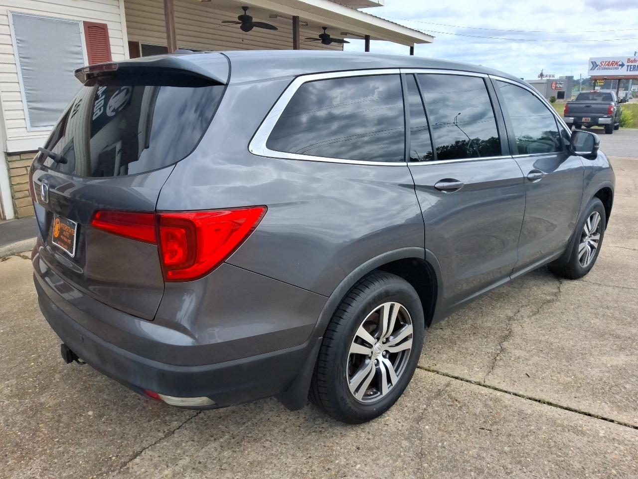 Honda Pilot EX-L w/Navigation 2WD 2017
